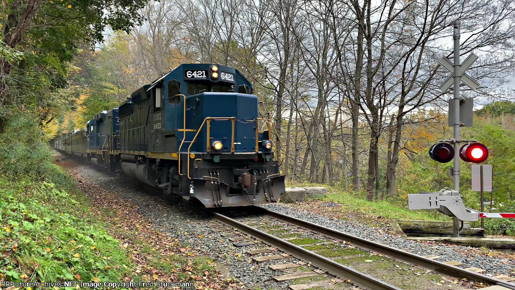 HZRX 6421 leads at Lower Hickory.